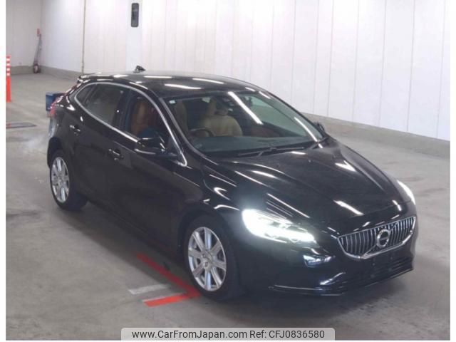 volvo v40 2020 quick_quick_DBA-MB4154T_YV1MV2920K2608531 image 1