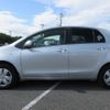 toyota vitz 2005 Y2024100015A-21 image 3