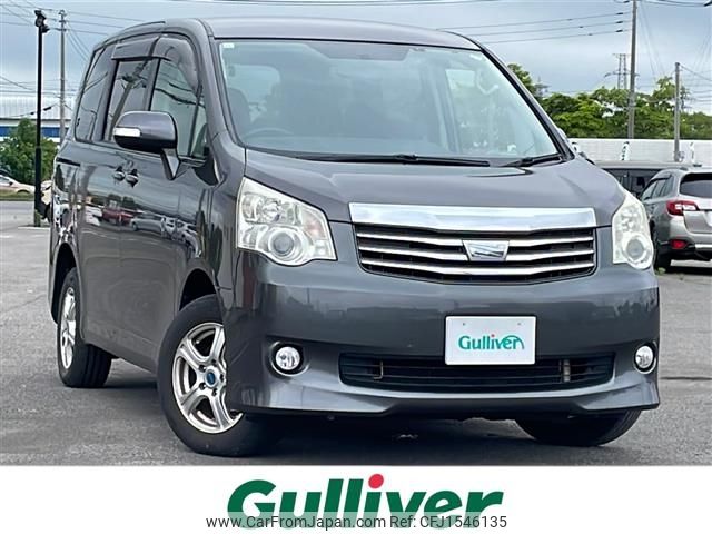 toyota noah 2011 CFJ1546135 image 1