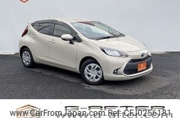 toyota aqua 2022 -TOYOTA--AQUA 6AA-MXPK11--MXPK11-2047081---TOYOTA--AQUA 6AA-MXPK11--MXPK11-2047081-