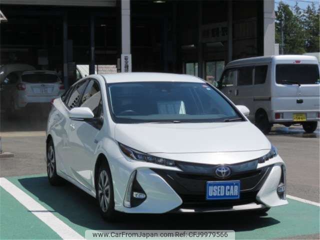 toyota prius-phv 2017 -TOYOTA--Prius PHV DLA-ZVW52--ZVW52-3021956---TOYOTA--Prius PHV DLA-ZVW52--ZVW52-3021956- image 1