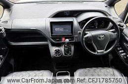 toyota voxy 2015 CFJ1785750