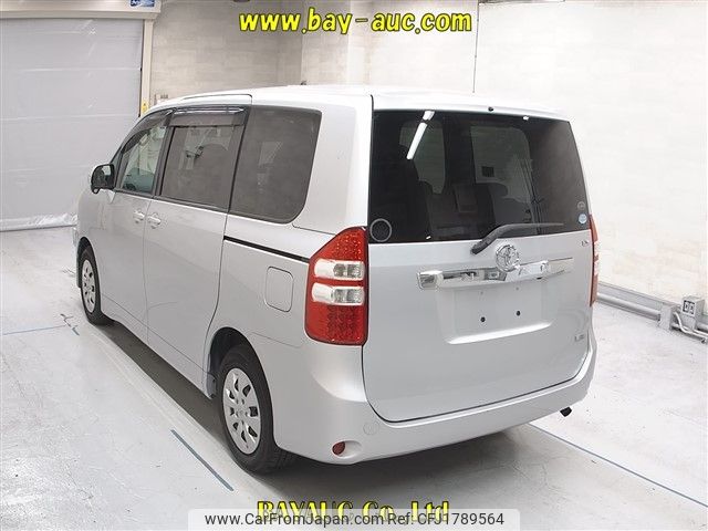 toyota noah 2010 CFJ1789564 image 2