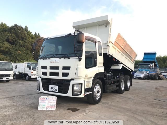 isuzu giga 2013 CFJ1523958 image 1