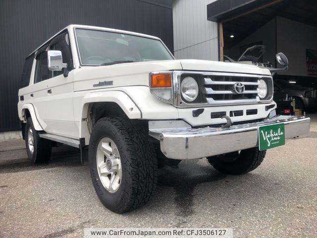 toyota landcruiser-70 2002 0903318A30190726W001 image 1