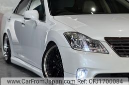 toyota crown-royal-series 2010 CFJ1700084