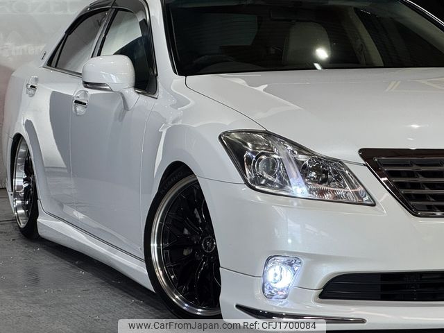 toyota crown-royal-series 2010 CFJ1700084 image 1