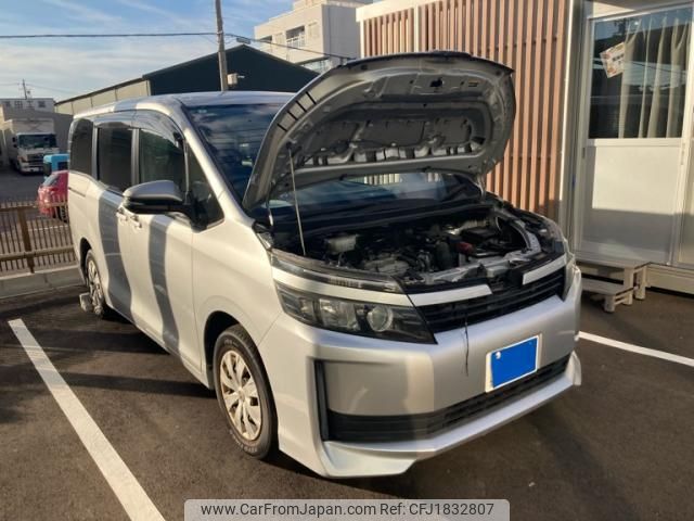 toyota voxy 2014 CFJ1832807 image 1