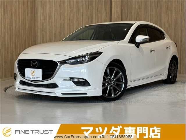 mazda axela 2017 CFJ1858958 image 1