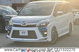 toyota voxy 2018 CFJ1532270