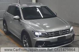 volkswagen tiguan 2019 -VOLKSWAGEN--VW Tiguan WVGZZZ5NZKW901819---VOLKSWAGEN--VW Tiguan WVGZZZ5NZKW901819-