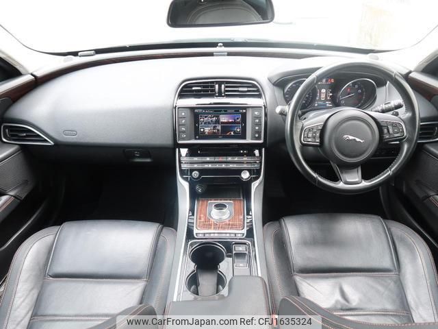 jaguar xe 2016 CFJ1635324 image 2