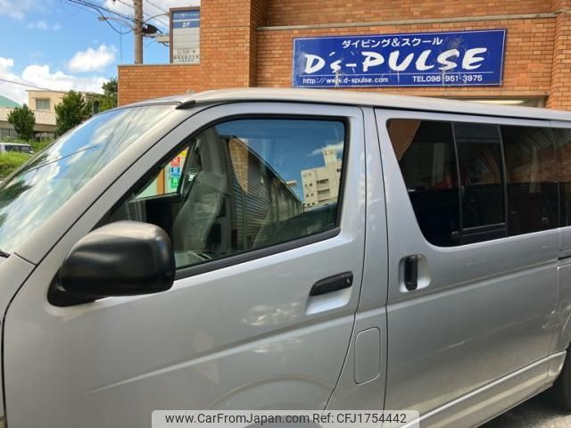toyota hiace-van 2010 CFJ1754442 image 2