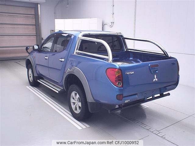 mitsubishi triton 2006 CFJ1000952 image 2