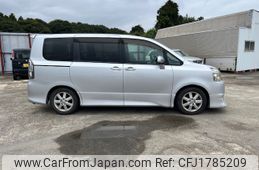 toyota voxy 2007 CFJ1785209