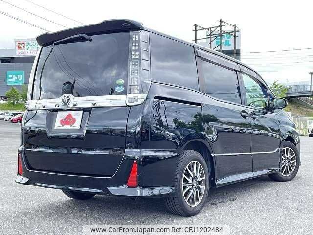 toyota voxy 2014 504928-930363 image 2