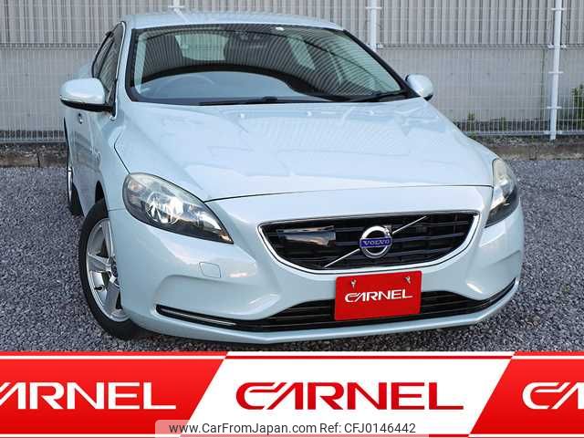 volvo v40 2013 K00083 image 1