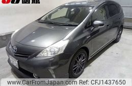 toyota prius-α 2013 CFJ1437650