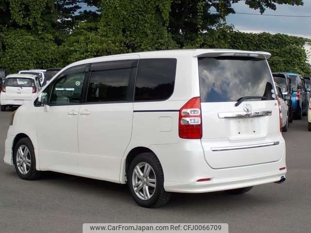 toyota noah 2011 -TOYOTA--Noah DBA-ZRR70W--ZRR70-0415560---TOYOTA--Noah DBA-ZRR70W--ZRR70-0415560- image 2