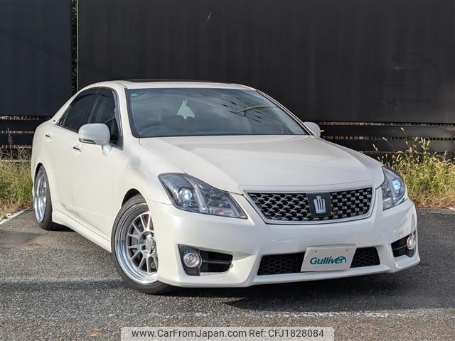 toyota crown 2011 CFJ1828084 image 1
