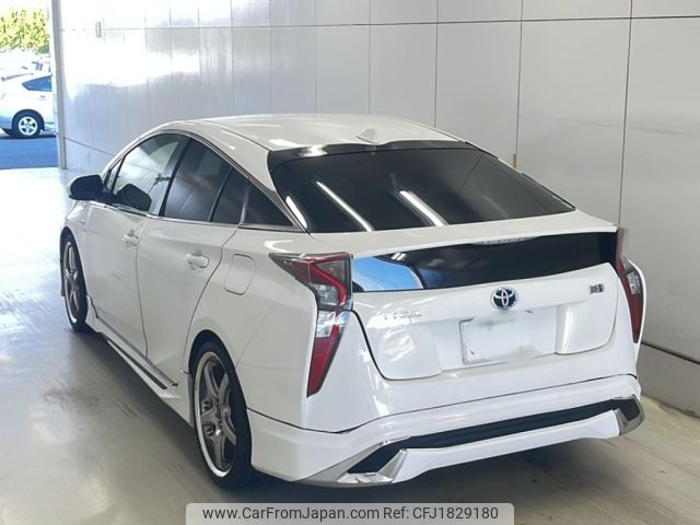 toyota prius 2017 CFJ1829180 image 2