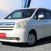 toyota noah 2007 O11365 image 9