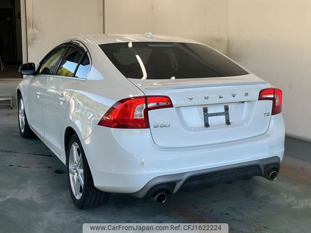 volvo s60 2014 CFJ1622224 image 2