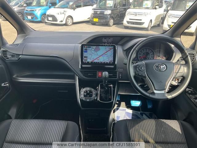 toyota voxy 2018 CFJ1585591 image 2