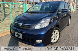 toyota isis 2004 -TOYOTA 【名変中 】--Isis ANM10W--0008386---TOYOTA 【名変中 】--Isis ANM10W--0008386-