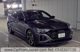 audi q8 2023 CFJ0307130