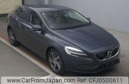 volvo v40 2018 quick_quick_LDA-MD4204T_YV1MVA8RDK2565544