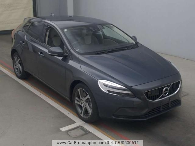 volvo v40 2018 quick_quick_LDA-MD4204T_YV1MVA8RDK2565544 image 1