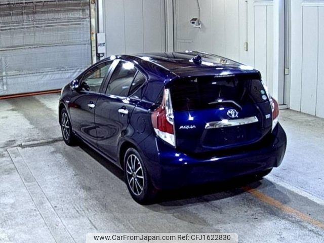 toyota aqua 2017 CFJ1622830 image 2