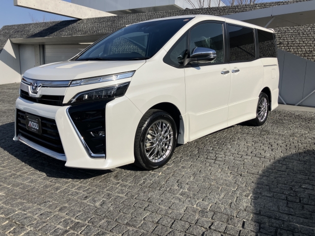 そらページ 2020 Toyota Voxy 6AA-ZWR80W 2WD - Car Price $25,771