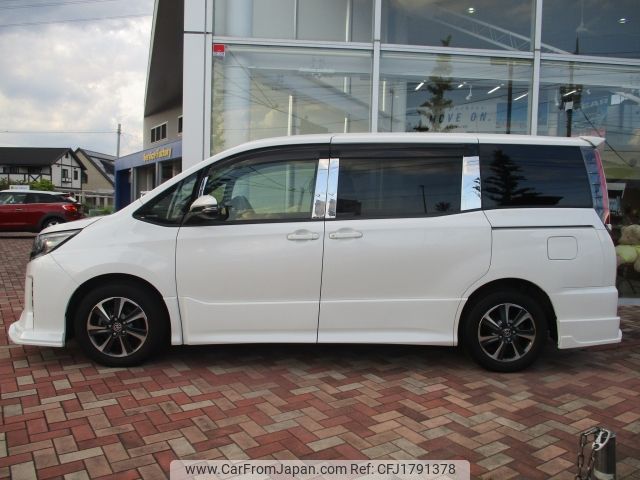 toyota noah 2017 CFJ1791378 image 2