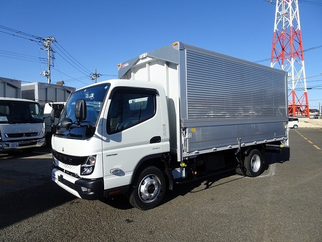 Used MITSUBISHI FUSO CANTER 2023/Jun CFJ9036537 in good condition 