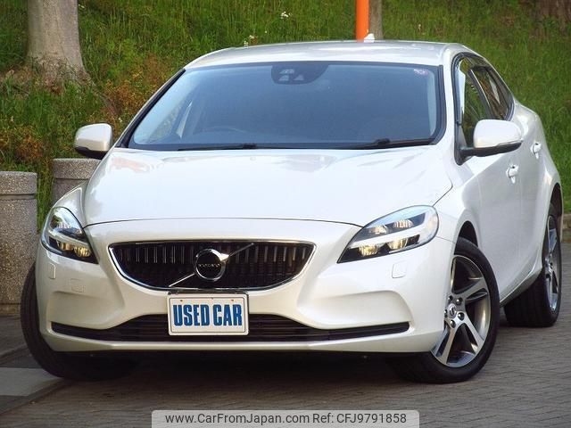 volvo v40 2016 quick_quick_MD4204T_YV1MVA8RDH2384914 image 2