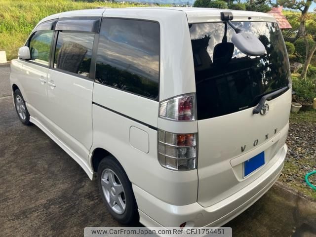 toyota voxy 2002 CFJ1754451 image 2