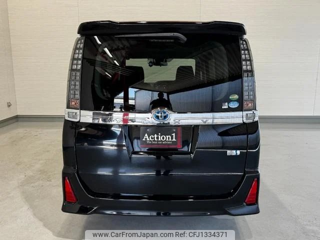 2016 Toyota Voxy ZWR80W 2WD - Car Price $12,245