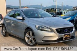 volvo v40 2013 CFJ1569430