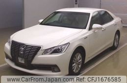 toyota crown 2014 CFJ1676585