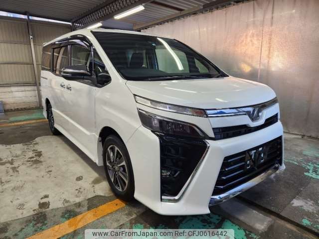 toyota voxy 2020 -TOYOTA--Voxy DBA-ZRR80W--ZRR80-0610484---TOYOTA--Voxy DBA-ZRR80W--ZRR80-0610484- image 1