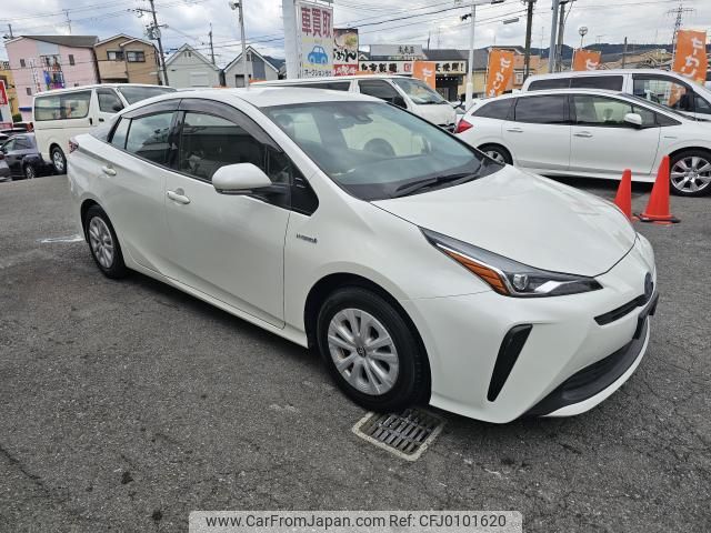 toyota prius 2019 quick_quick_DAA-ZVW51_6106416 image 2