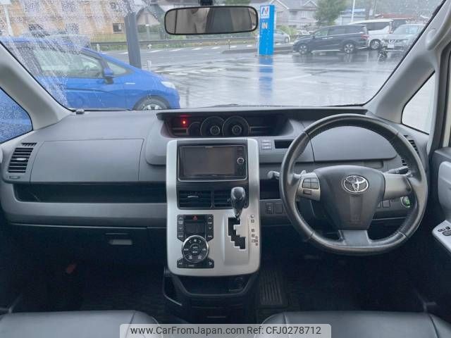 toyota noah 2013 -TOYOTA--Noah DBA-ZRR70W--ZRR70-0574468---TOYOTA--Noah DBA-ZRR70W--ZRR70-0574468- image 2