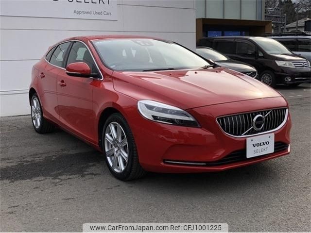 volvo v40 2017 -VOLVO--Volvo V40 DBA-MB4154T--YV1MV2920H2421300---VOLVO--Volvo V40 DBA-MB4154T--YV1MV2920H2421300- image 2
