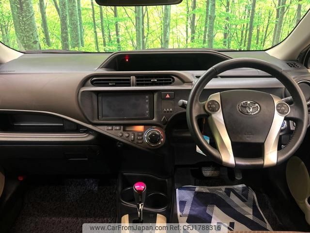 toyota aqua 2012 CFJ1788316 image 2