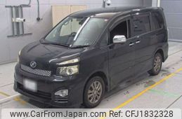 toyota voxy 2010 CFJ1832328