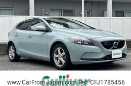 volvo v40 2017 CFJ1785456