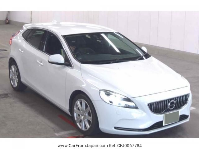 volvo v40 2017 quick_quick_DBA-MB4154T_YB1MV2920J2451490 image 1