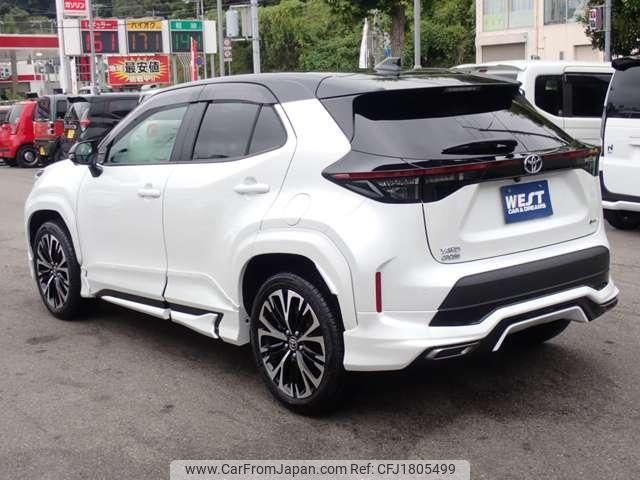 toyota yaris-cross 2024 CFJ1805499 image 2